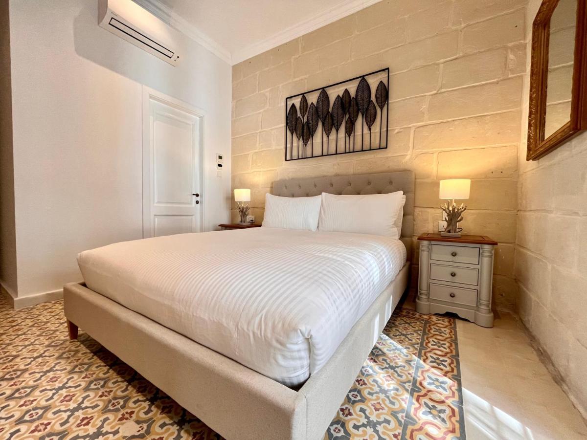 Typical Maltese Maisonette In St.Julians St. Julian's Exterior foto